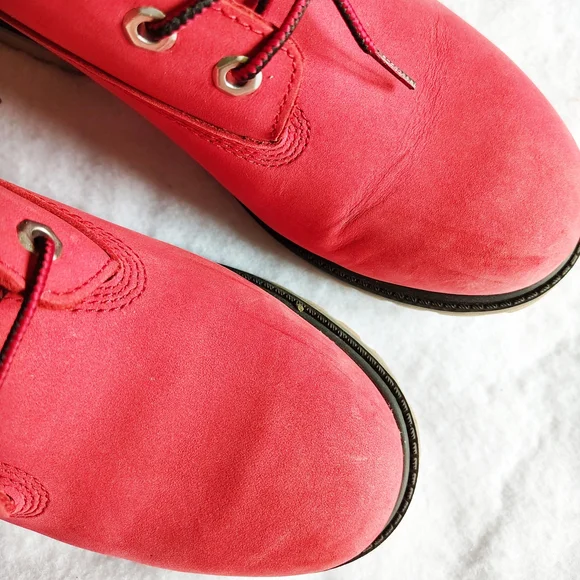 Timberland Chicago Bull's Red Boots with Black Details - Picture 9 of 16